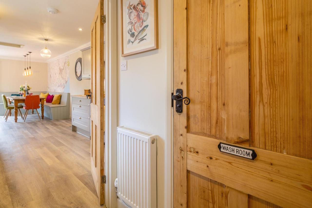 Immaculate Luxury Retreat In Pretty Village With Great Pubs - Box Valley Cottage Стоук-бай-Нейланд Екстериор снимка